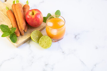 apple juice and fruits