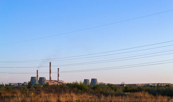 Industrial power plant with transmission lines