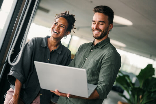 AI technology help people to work with generative AI functions by prompting the AI