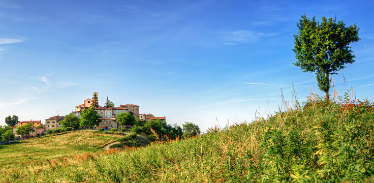 Montecorone - Zocca, ancient village of the Tuscan -Emilian Apennines