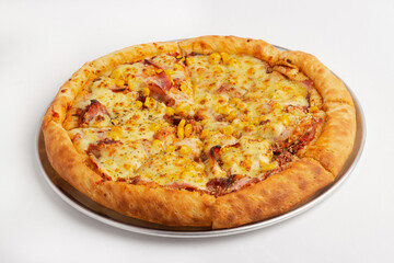 Pizza con jamon, maiz y tocino