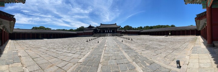 Fototapeta premium 창경궁 명정전, 서울, 대한민국 - 2025년 7월 12일 촬영 Myeongjeongjeon Hall of Changgyeonggung Palace, Seoul South korea - pictured 12 July 2025. 