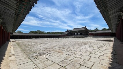 Fototapeta premium 창경궁 명정전, 서울, 대한민국 - 2025년 7월 12일 촬영 Myeongjeongjeon Hall of Changgyeonggung Palace, Seoul South korea - pictured 12 July 2025.