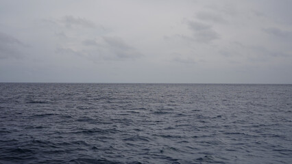 Obraz premium sailing in Indian ocean with clean horizon line