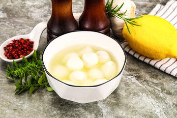 Small mozzarella mini cheese balls