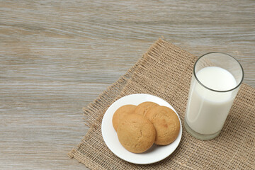 chocolate chip cookies in a plate. 
