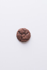 Single Chocolate Cookie on White Background, Minimalist Chocolate Cookie Close-Up, Isolated Homemade Chocolate Cookie, Brown Cookie Centered on White Table, Round Chocolate Biscuit Isolated for Packag