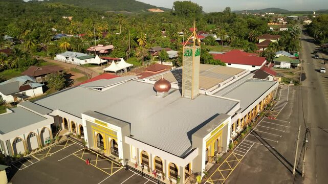 Masjid Muhibbuddin in Sungai Pasir, Sungai Petani during day and night &ndash; July 14, 2025
