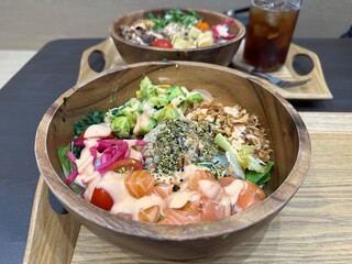 연어 아보카도 포케