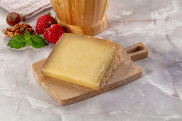 Gourmet hard aged yellow cheese