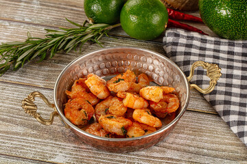 Roasted shrimps in the bowl