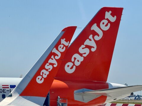 logos easyjet