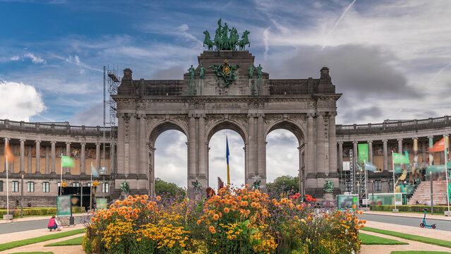 Timelapse of the Cinquantenaire Arcade in Parc du Cinquantenaire, Brussels, Belgium.