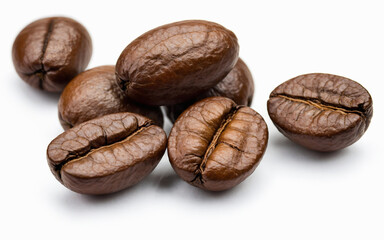 Naklejka premium Close-Up of Roasted Coffee Beans on White Background