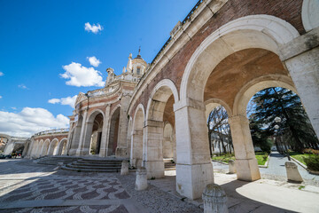 Fototapeta premium Beautiful stone arches of Church of San Antonio in Aranjuez link to the Palace of Aranjuez in Madrid, Spain