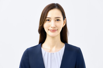 ビジネスウーマン　正面　笑顔　証明写真