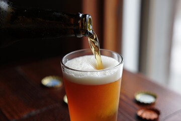 Microbrew Pour Detail