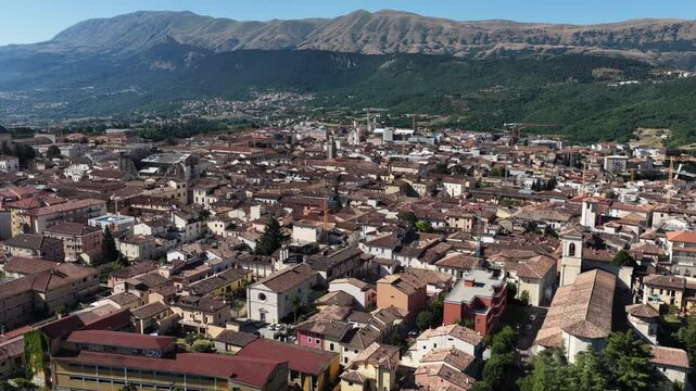 L'Aquila, Abruzzo, Italia. Il centro storico ricostruito dopo il terremoto del 2009.
Vista Aerea del centro de L'Aquila.