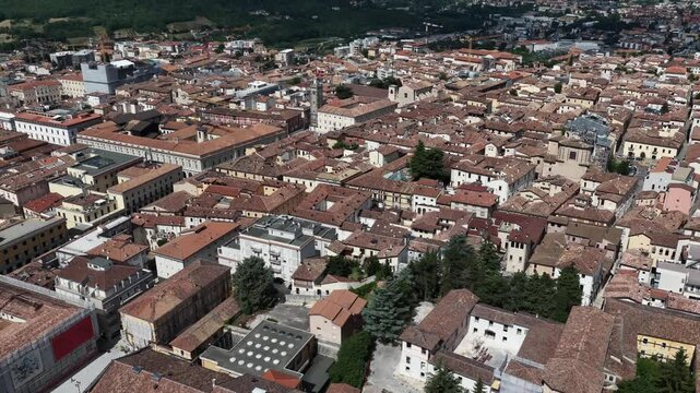 L'Aquila, Abruzzo, Italia. Il centro storico ricostruito dopo il terremoto del 2009.
Vista Aerea del centro de L'Aquila.