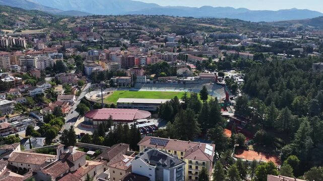 lo stadio della citt&agrave; de L'Aquila, Abruzzo, Italia.
Vista Aerea del centro sportivo de L'Aquila.