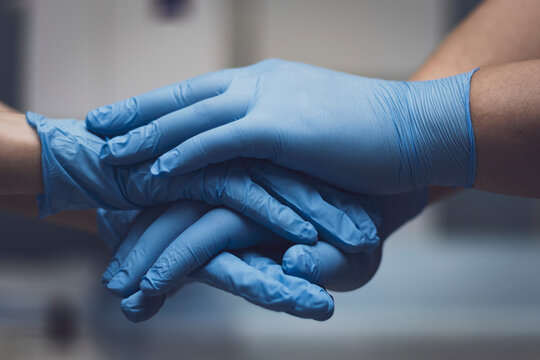 Handshake between doctor and nurse