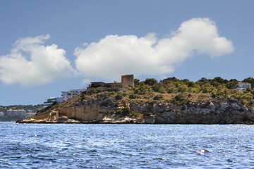 Bucht mit Wehrturm bei Magaluf auf Mallorca