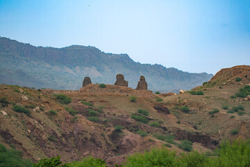 Ancient Kafir Kot Temples, 1000+ year-old Hindu architectural marvel in Pakistan’s Khaisore Range. Historical fortress ruins showcasing South Asia rich heritage, with arid mountain landscapes widlife © Muhammad Ali