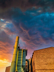 Atardecer en la vieja fabrica