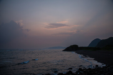 Fototapeta premium 奄美大島の夏の日の出の空。