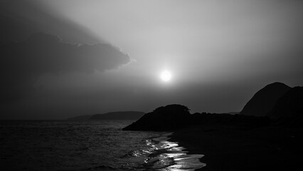 奄美大島の夏の日の出の空。