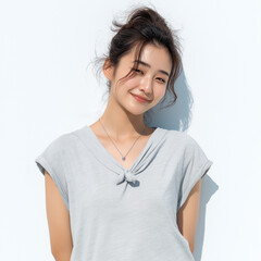 白背景で微笑むナチュラルな美しさの女性ポートレート「生成AI」