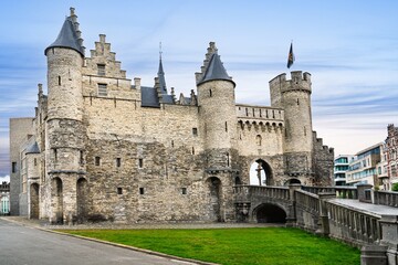 Discover Het Steen, a medieval fortress in Antwerp, Belgium. This iconic landmark features remarkable architecture and a rich history, making it a must-see destination for travelers.