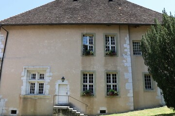Bâtiment typique, vue de l'extérieur, village de Chanaz, département de la Savoie, France