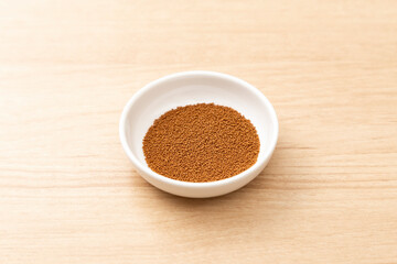 机に置かれた漢方薬