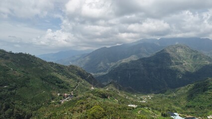 Fototapeta premium Aerial shot of natural mountain scenery in Yunlin, Taiwandefault