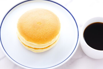 ふわふわの食感の美味しいパンケーキと、淹れたてのコーヒーで、コーヒーブレイク
