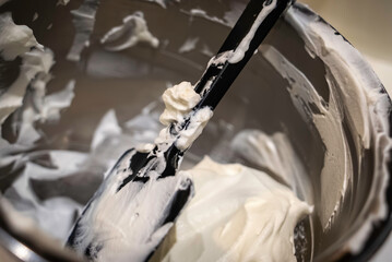 泡立てた生クリーム