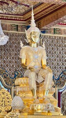 golden buddha statue