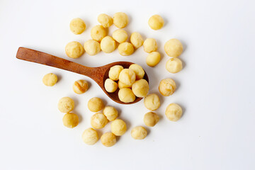 Deliciously salted roasted macadamia nuts