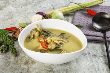 Thai green chicken curry with coconut