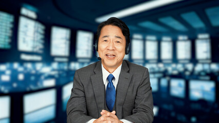 ニュース番組でしゃべるアナウンサー　解説者　コメンテーター