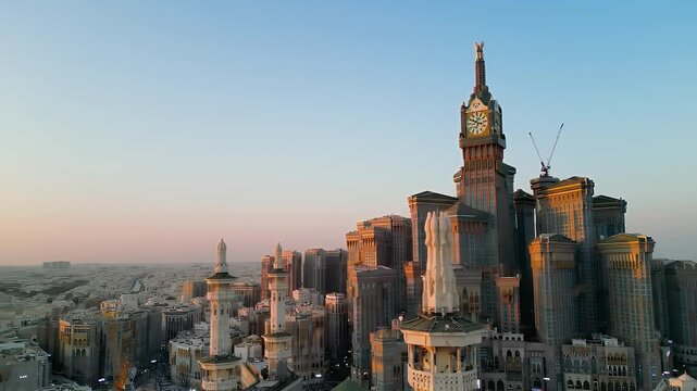Majestic Abraj Al-Bait Towers at Dawn: A Panoramic View of Mecca