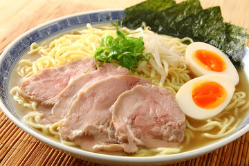 Minimalist Aesthetic Ramen Bowl with Clean, Precise Toppings
