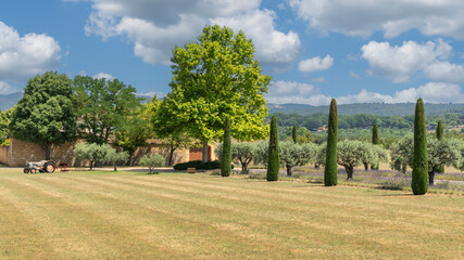 General view of a farm in Provence