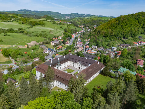 Aerial view of a majestic castle, its red-tiled roofs contrasting with the lush green landscape, nestled amidst the rolling hills, Sv&Atilde;&curren;t&Atilde;&frac12; Anton, Bansk&Atilde;&iexcl; Bystrica Region, Slovakia.