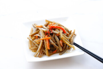 栄養たっぷりの健康食品で、家庭料理の定番といえば、きんぴらごぼう
