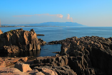 【福井県】荒々しい柱状節理がそそり立つ東尋坊の風景