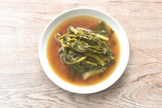 boiled spanich in sesame oil soup Chinese food on plate
