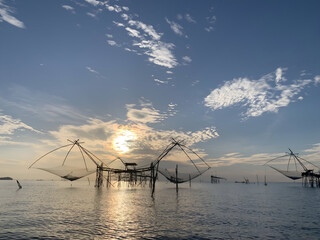 Fototapeta premium Tranquil Lake at Sunrise
