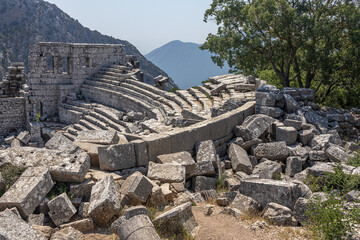 The amphitheater was built in the II century BC according to the classical Roman principle....